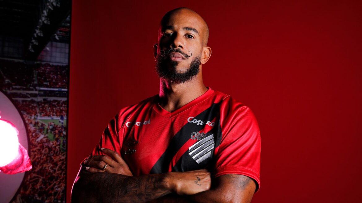 athletico-confirma-contratacao-de-meia-como-13o-reforco-para-2025